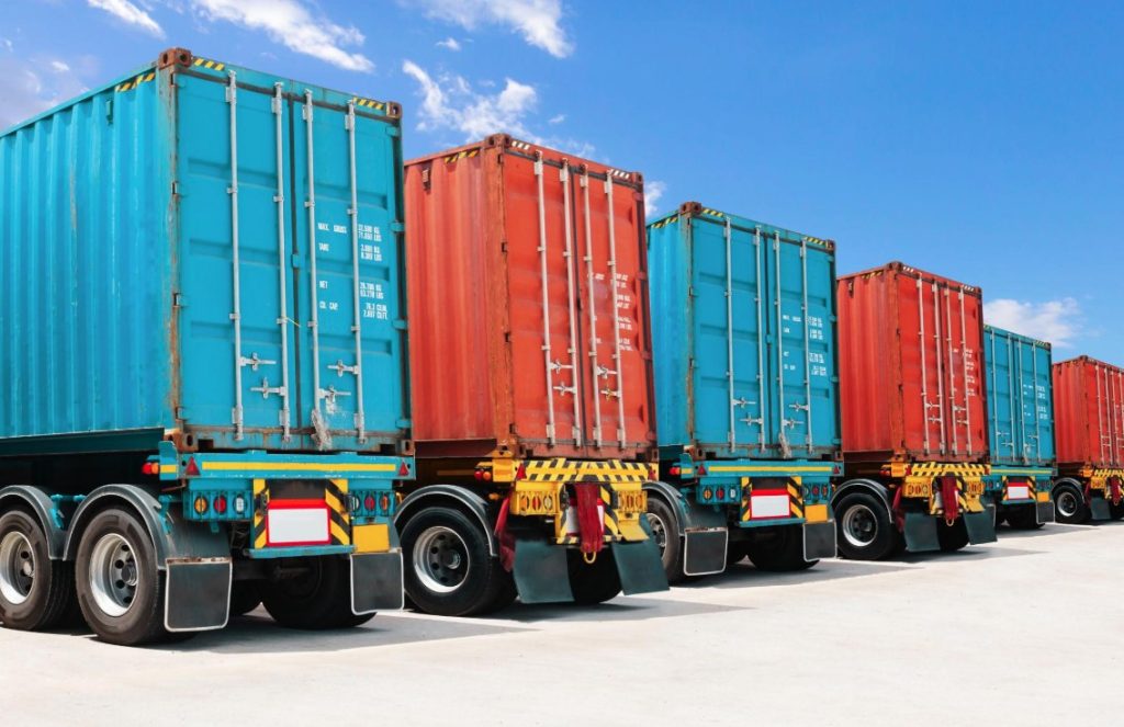 HỆ THỐNG TREO SƠ MI RƠ MOÓC: SO SÁNH CƠ CHẾ HẤP THỤ XUNG LỰC GIỮA TREO KHÍ NÉN VÀ TREO NHÍP LÁ TRÊN XE MOÓC NẶNG