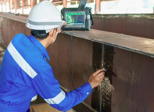 ỨNG DỤNG PHƯƠNG PHÁP NDT PHÁT HIỆN SỚM VẾT NỨT VI MÔ TRONG SẮT XI MOÓC