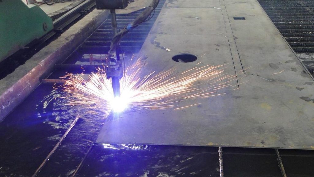 Công nghệ cắt Plasma CNC và Laser trong gia công sắt xi sơ mi rơ moóc