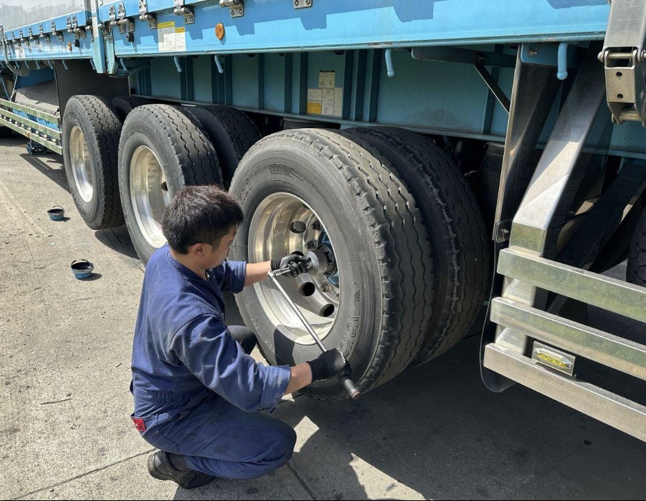 Kiểm tra ốc tắc kê moóc: Tại sao cần kiểm tra lực siết ốc tắc kê mâm bánh xe định kỳ mỗi tuần?